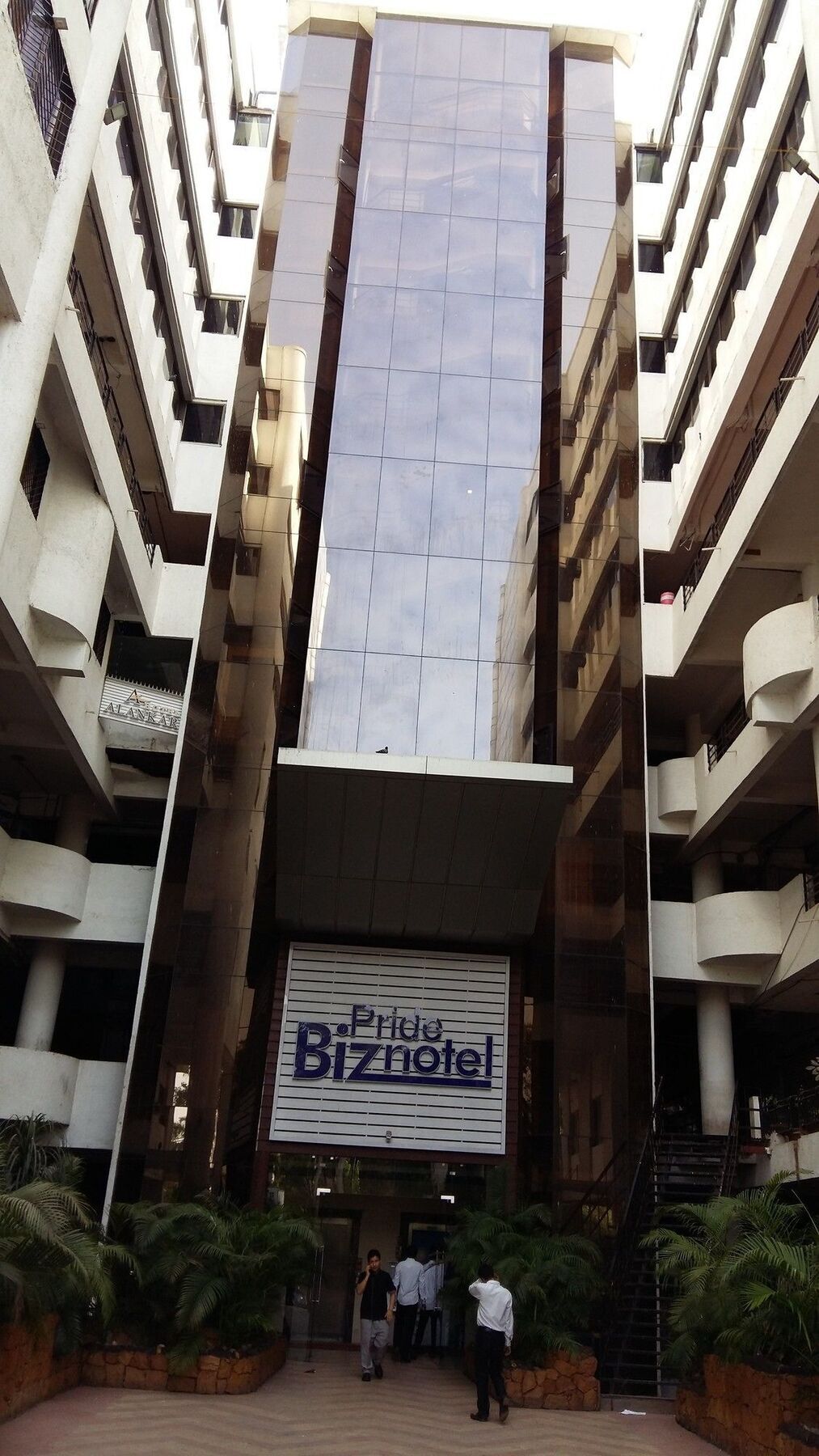 Pride Biznotel Βαντοντάρα Εξωτερικό φωτογραφία